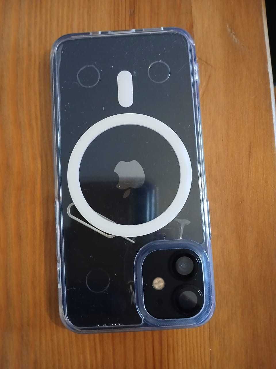 Iphone 12 mini em perfeitas  condições, sem marcas de uso.