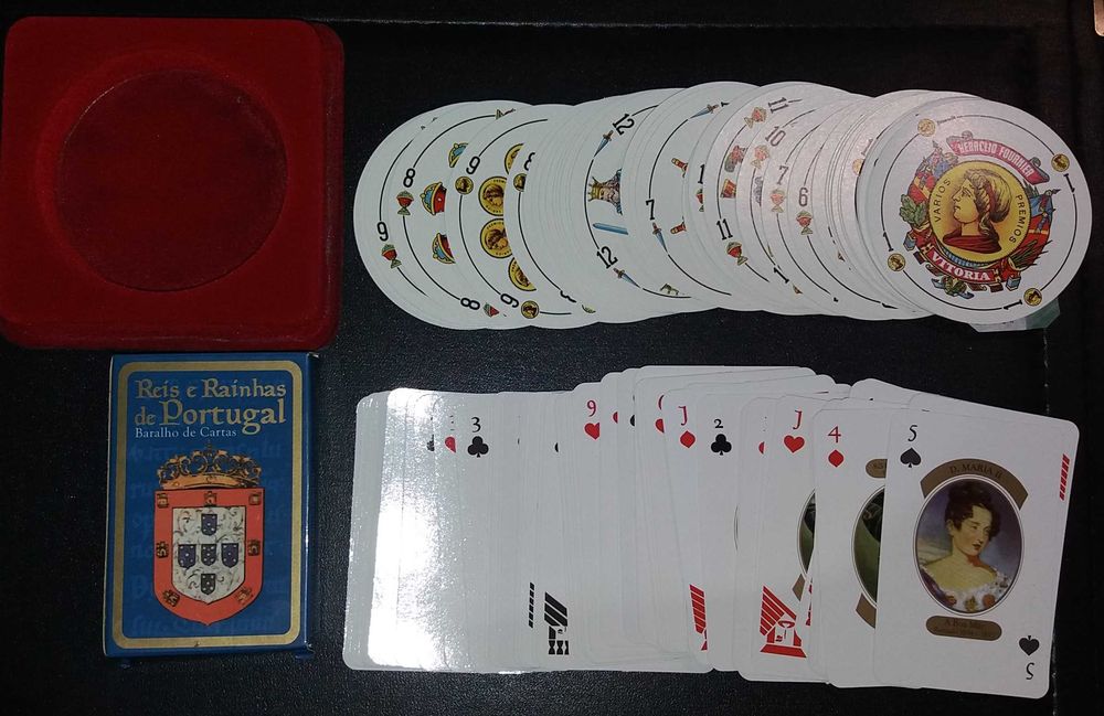 2 baralhos de cartas  - Reis e Rainhas de Portugal e Heraclio Fournier
