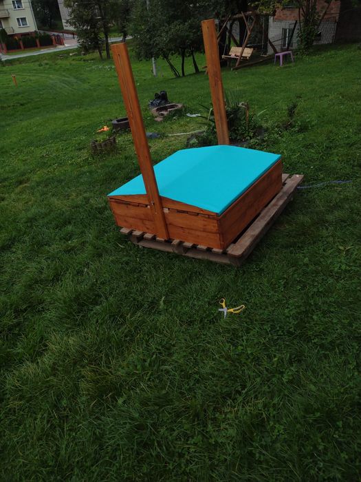 Piaskownica drewniana z daszkiem