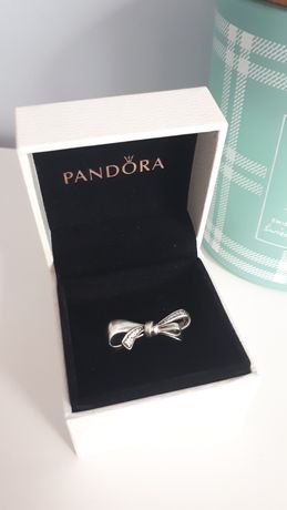 Pandora pierścionek kokardka