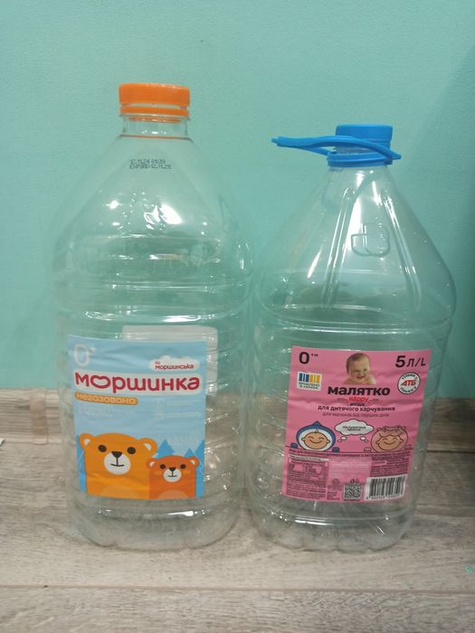 Продам бутылки пластиковые 5л