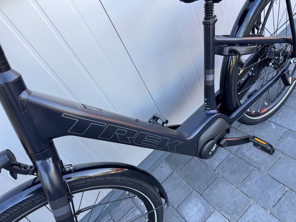 Elektryczny Rower Miejski TREK District+ 1 Matte Deep Dark Blue