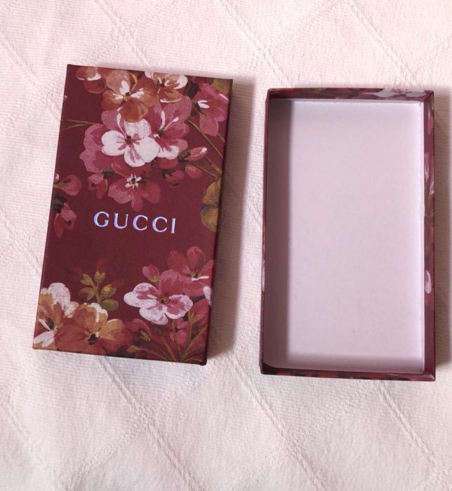 Gucci - Caixa vazia com flores (10cm x 17cm)