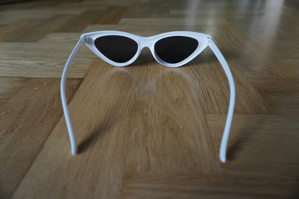 Okulary przeciwsłoneczne białe czarne retro kocie oko wąskie vintage