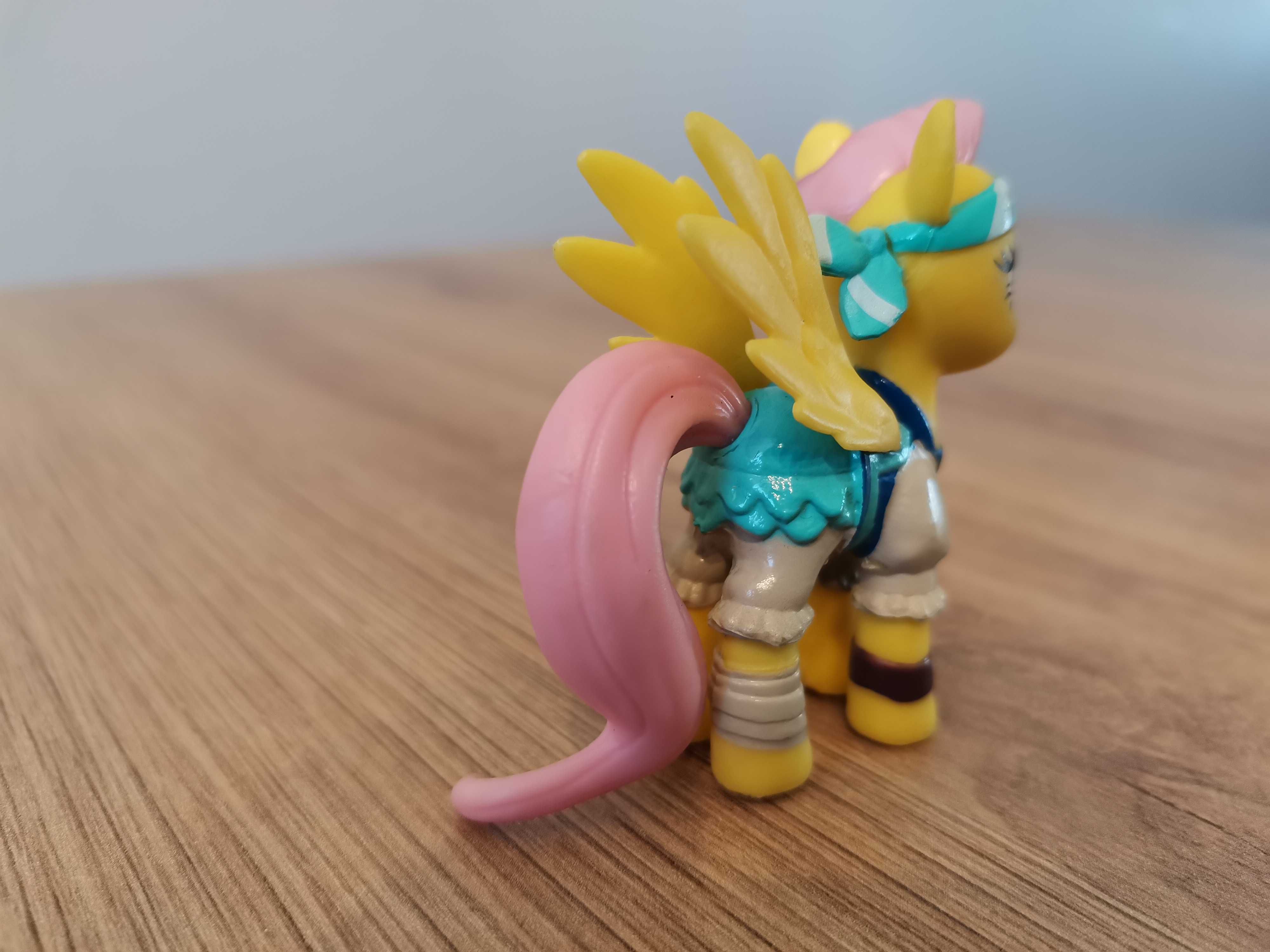 figurka kucyk My Little Pony Fluttershy wojowniczka wersja limitowana