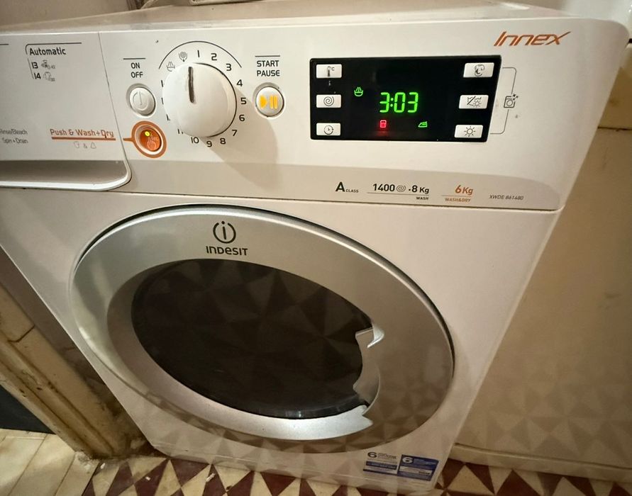Lava e seca Indesit semi nova