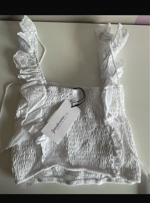 Top branco marca Stradivarius