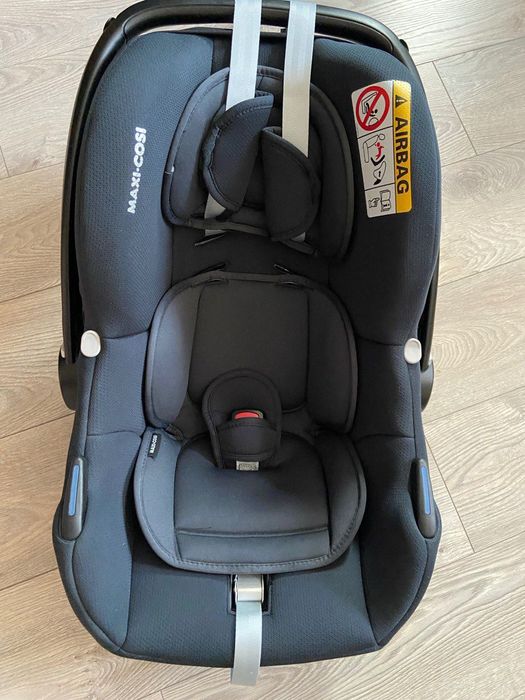 Автокрісло MAXI-COSI CabrioFix i-Size Essential Graphite