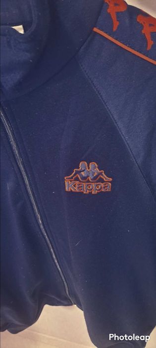 Volte ao Passado com Estilo: Casaco Kappa Vintage Exclusivo!