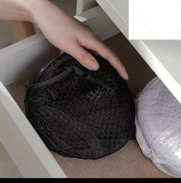 Cesto portátil de roupa para campismo