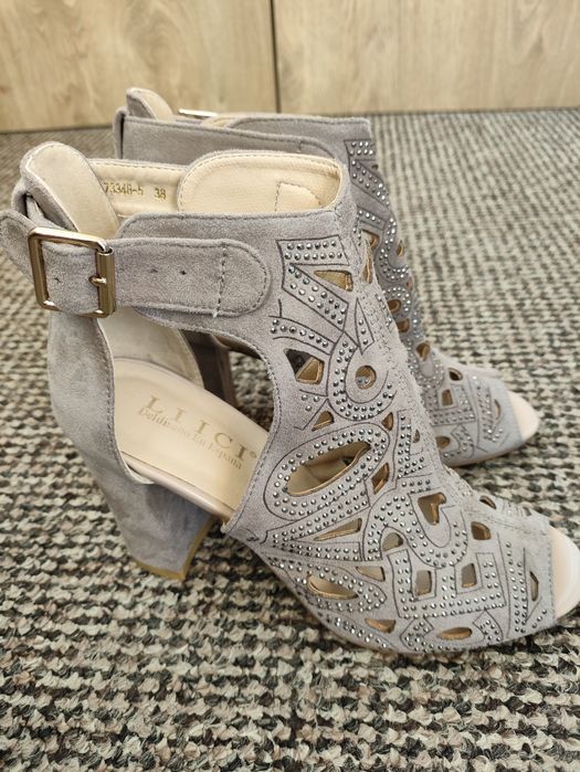 Жіночі замшеві босоніжки на підборах, 38 розмір