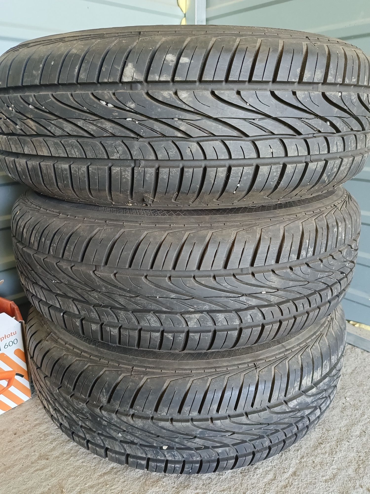 Opony na felgach aluminiowych 195/65 R15