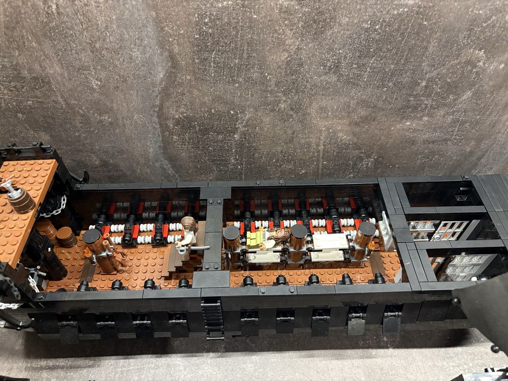 LEGO Piraci z Karaibów - Czarna perła - atak Krakena