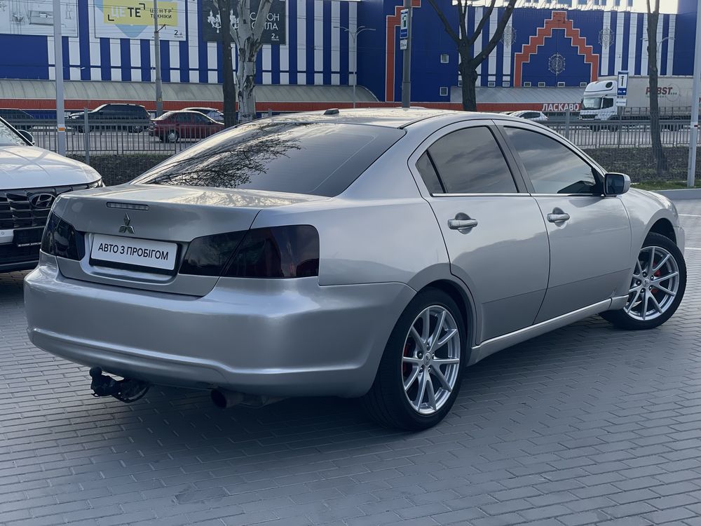 Продам Mitsubishi Galant  2011 год