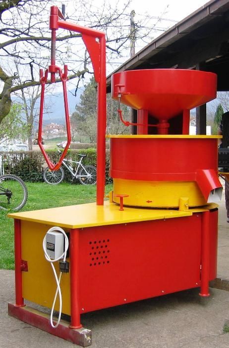 Młyn żarnowy do mielenia mąki, młyn z kamieniem naturalnym, linia