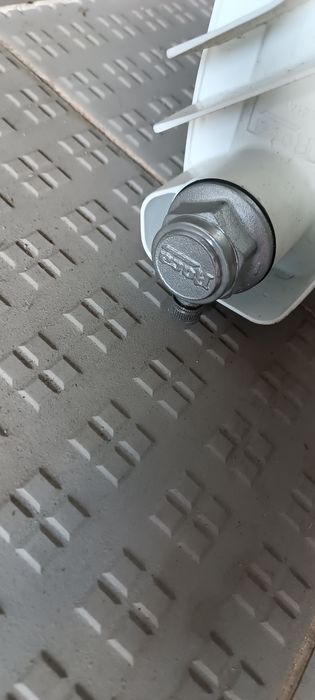 Radiador de parede novo marca ROCA