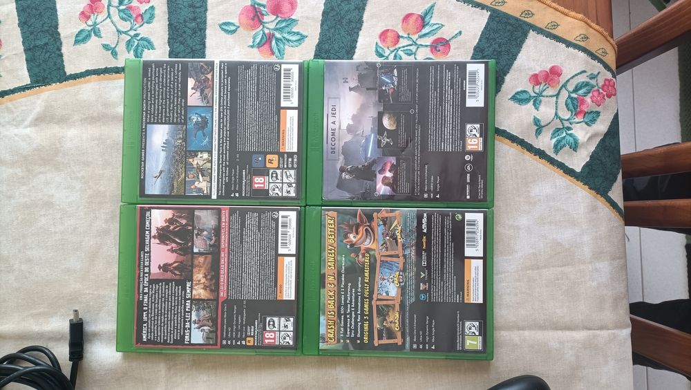 XBOX ONE X - 1TB - 8 Jogos