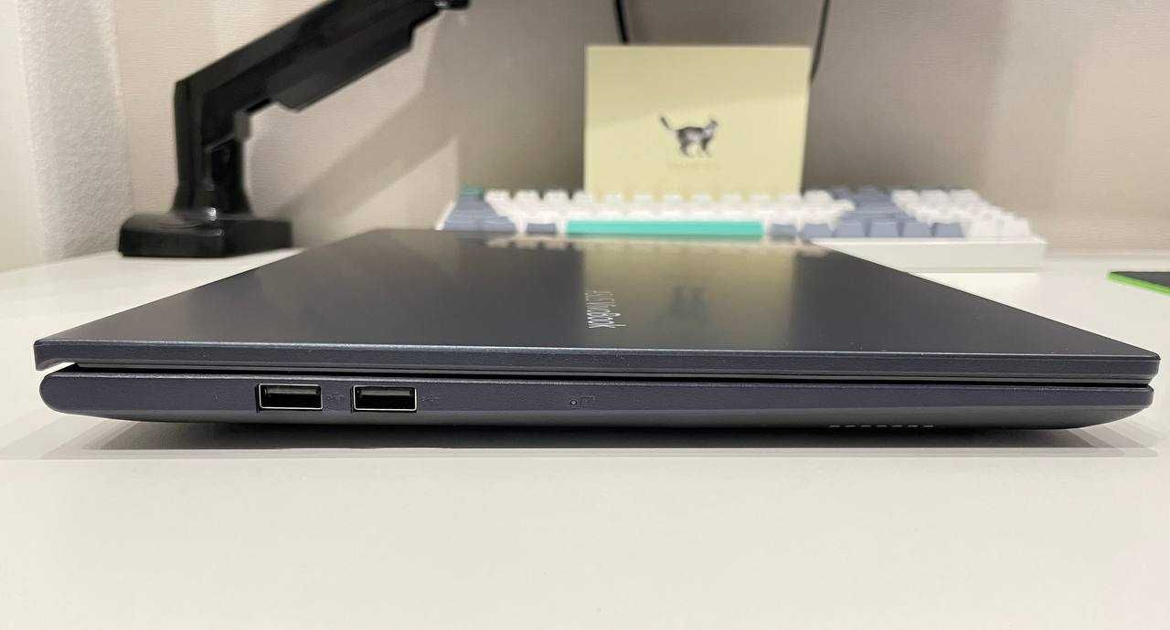 Asus Vivobook 15  i3-1115G4 16 gb Ram  256 GB SSD