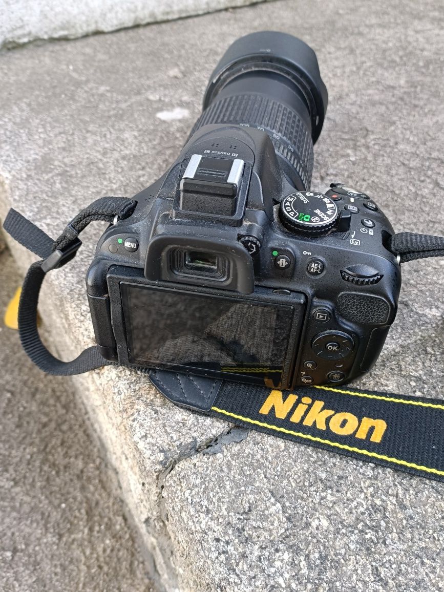 Máquina Fotográfica Nikon D5200