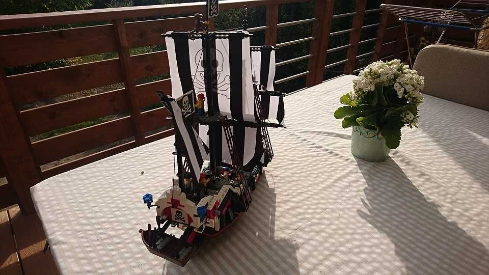 LEGO Pirates 6286  Skull's Eye Schooner z 1993 r.