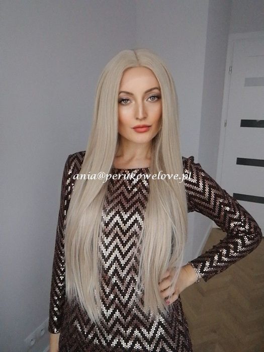 Peruka lace front chłodny blond refleksy włosy jak naturalne