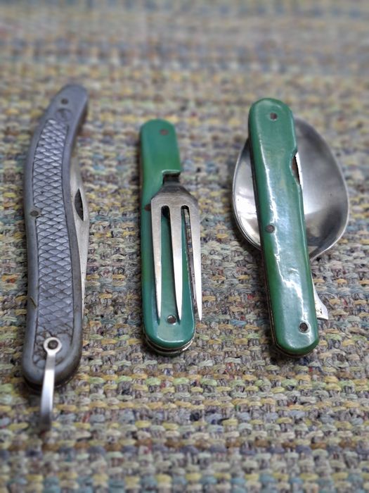 Набір: складні ложка, виделка з ножиками і ніж.