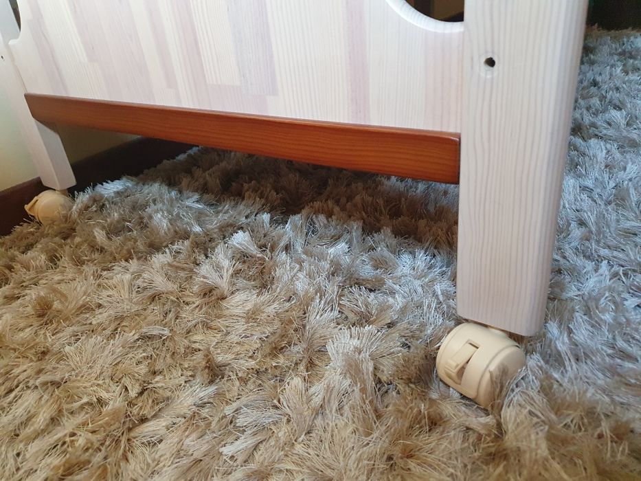 Berço para bebé em madeira