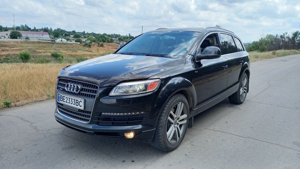 Продам Audi Q7 4.2