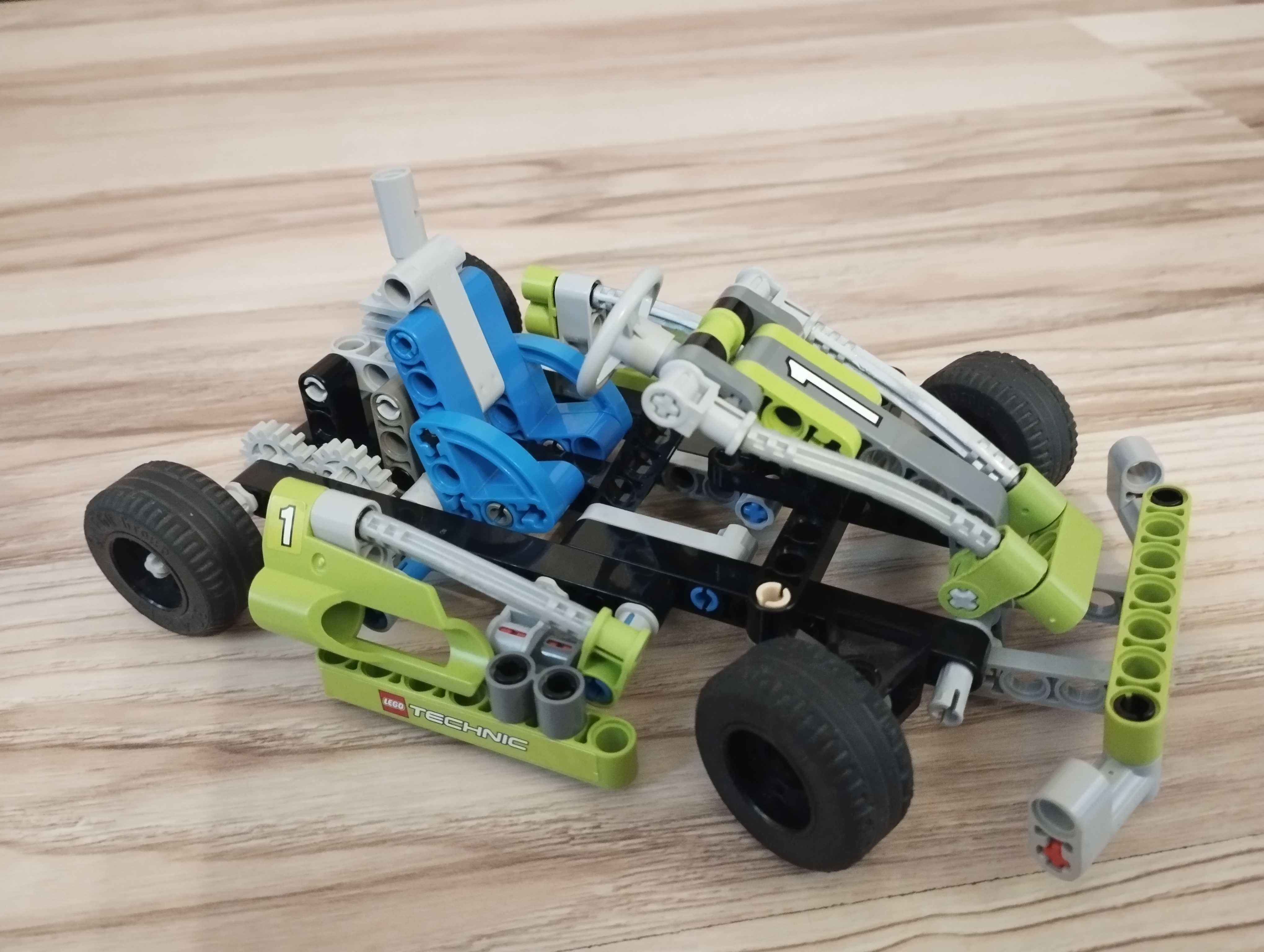 Lego Technic 8256 Gokart Pojazd Auto Wyścigowe Skrętne Koła