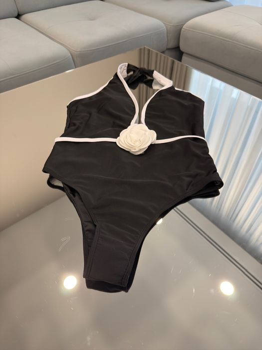 Купальник Шанель.