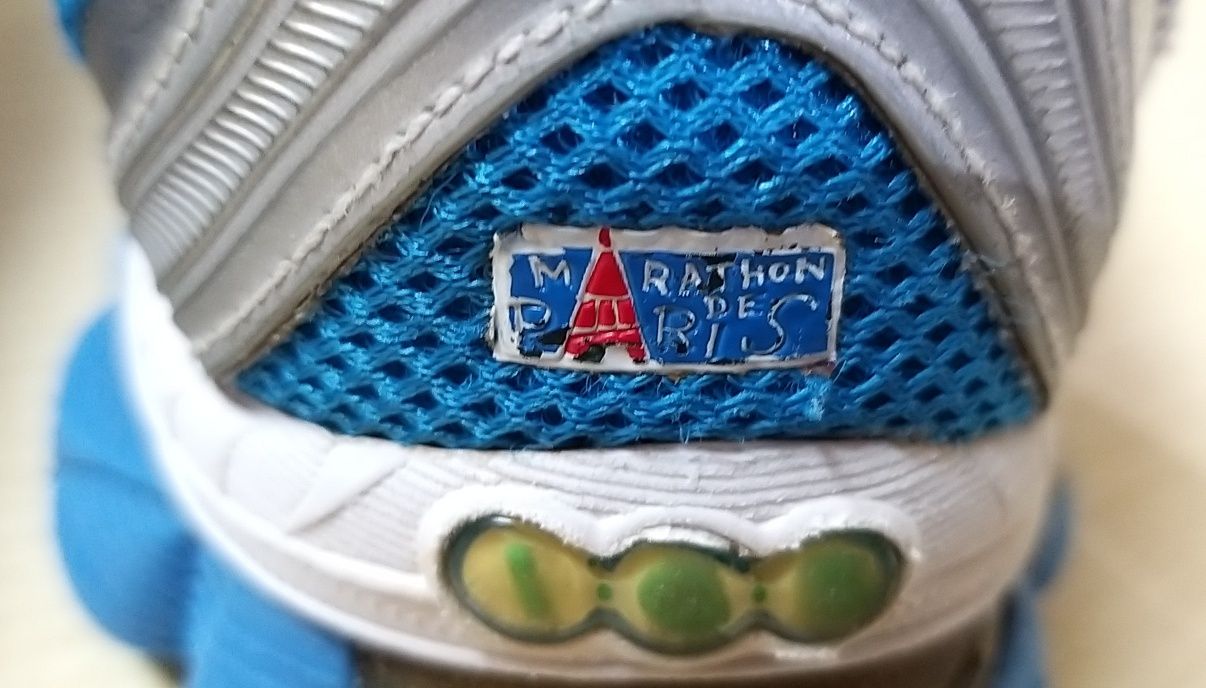 Ténis ASICS, Paris.