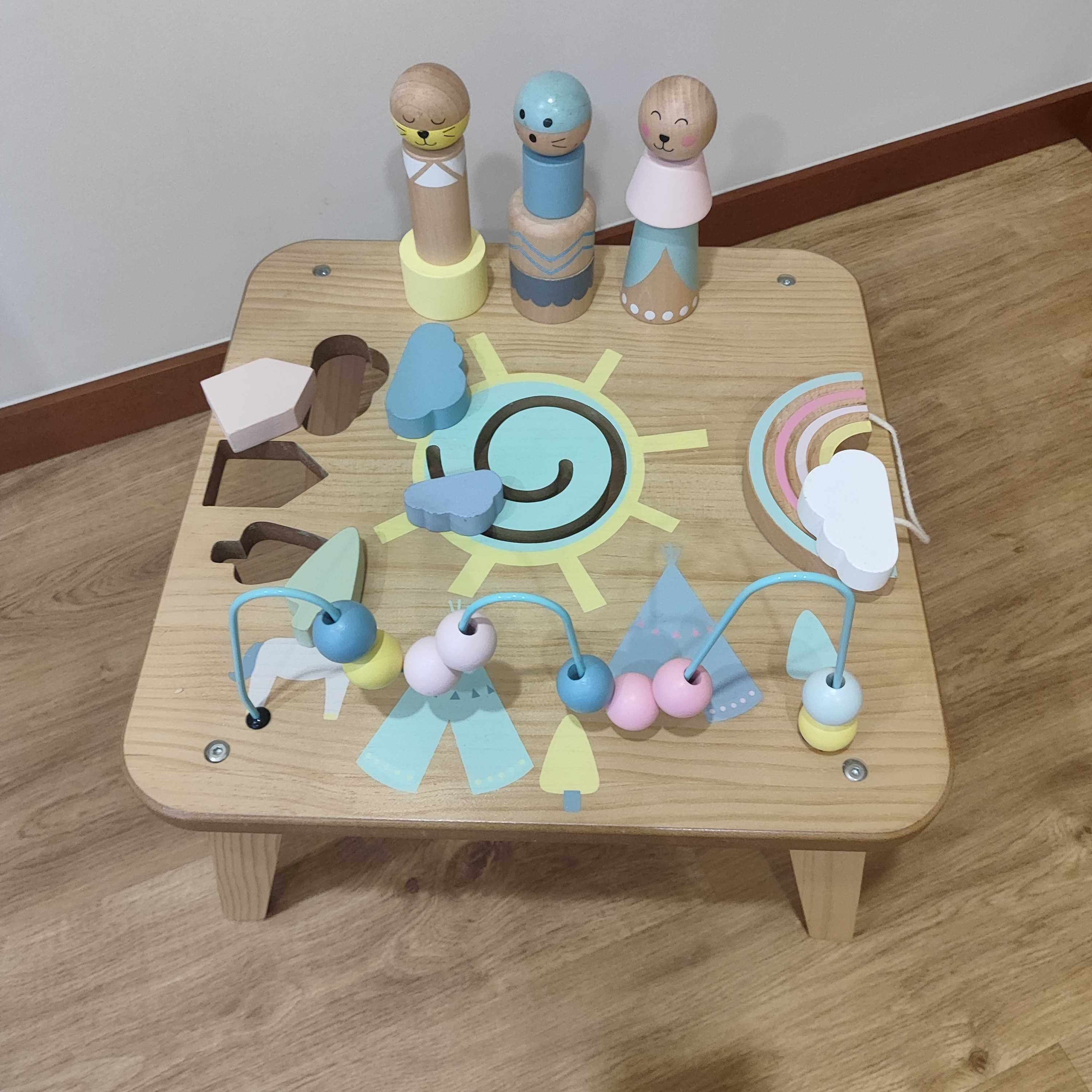 Mesa de atividades bebé