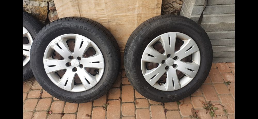 215/65 16 Koła Subaru Forester Sh, kołpaki oryginalne, felgi stalowe