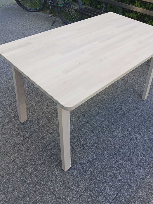 stol jasny z drewna brzozowego