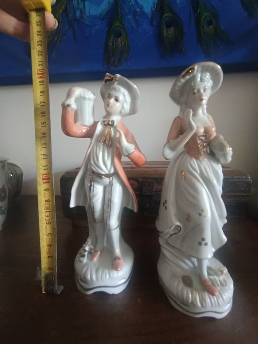 Par de estatuetas em porcelana da Korea