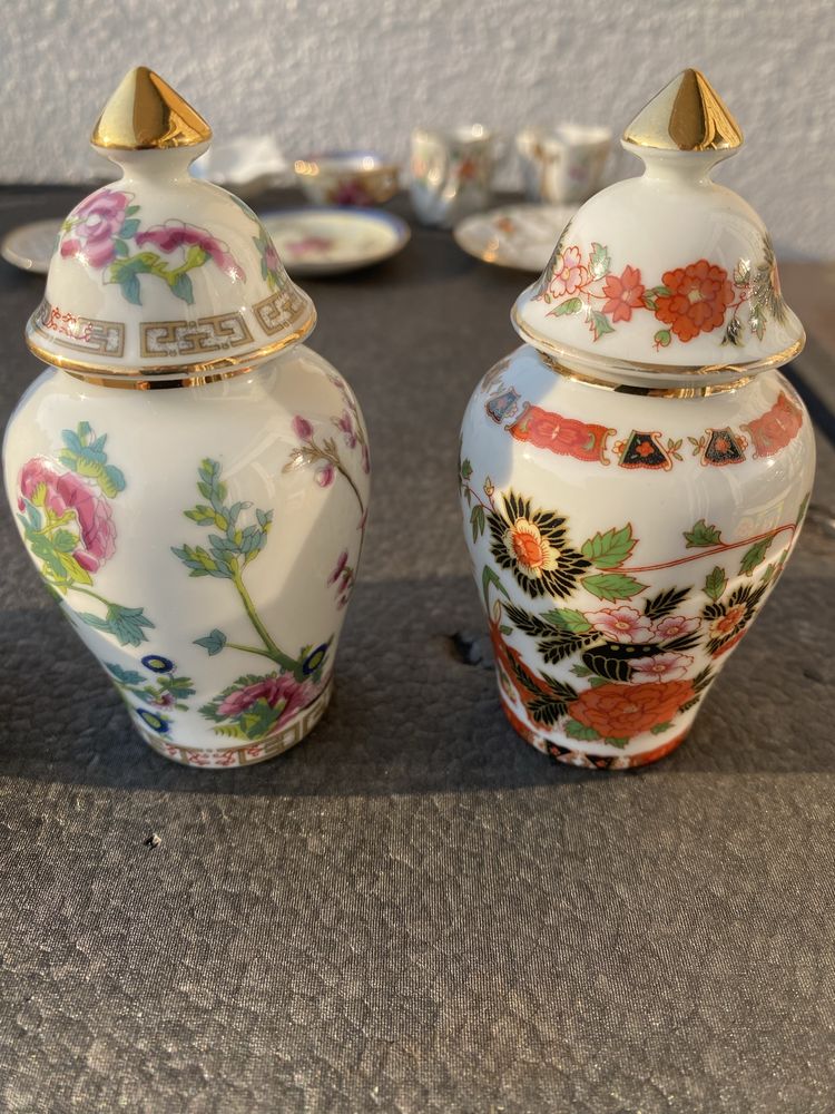 Conjunto de 4 frascos de porcelana decorativa vintage com flores