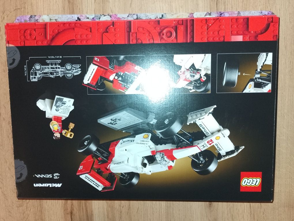 Klocki LEGO ICONS 10330 - McLaren MP4/4 i Ayrton Senna
