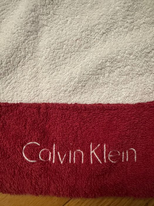 Продам великий пляжний рушник/покривало Calvin Klein.Стан ок!