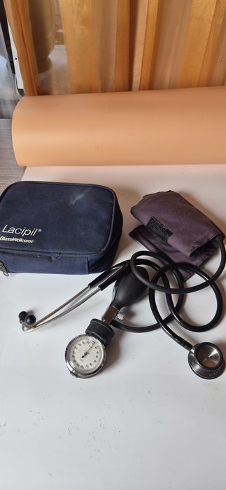 Ciśnieniomierz wysokiej klasy zegarowy ze stetoskopem T4