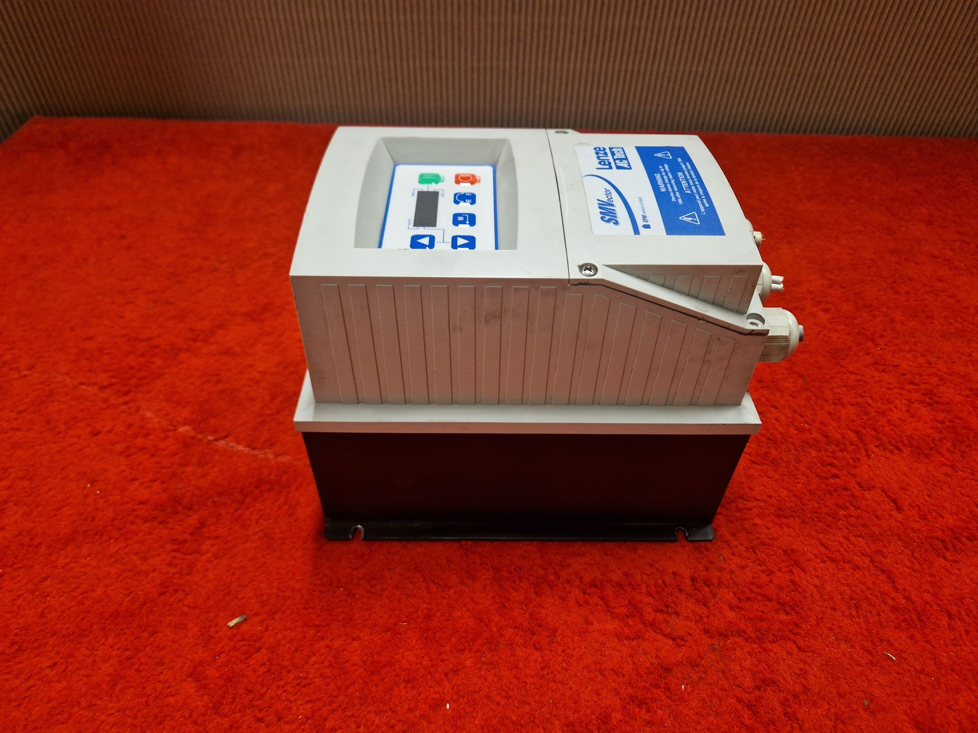 Przemiennik częstotliwości Lenze SMVector – AC Tech - 1.5kW 400V
