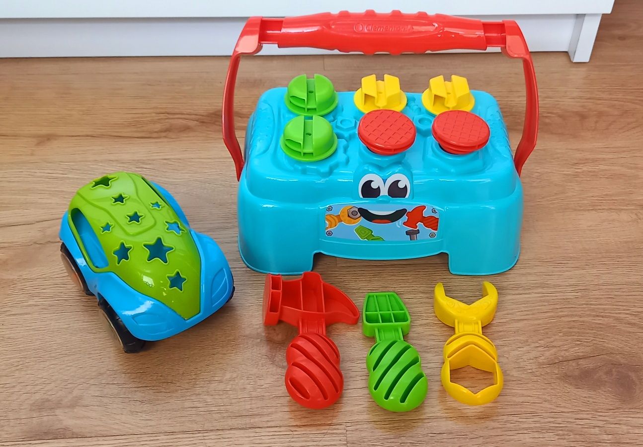 Zabawki dla chłopca samochód i mały warsztat