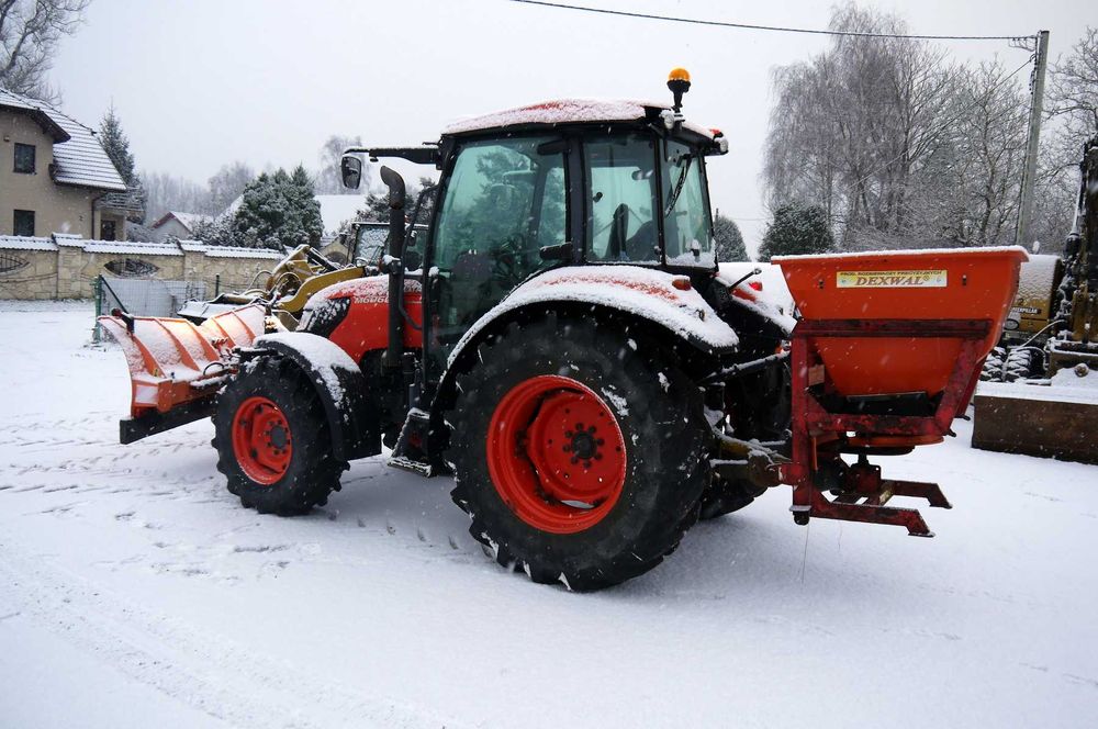Odśnieżanie Placów Parkinów Dróg