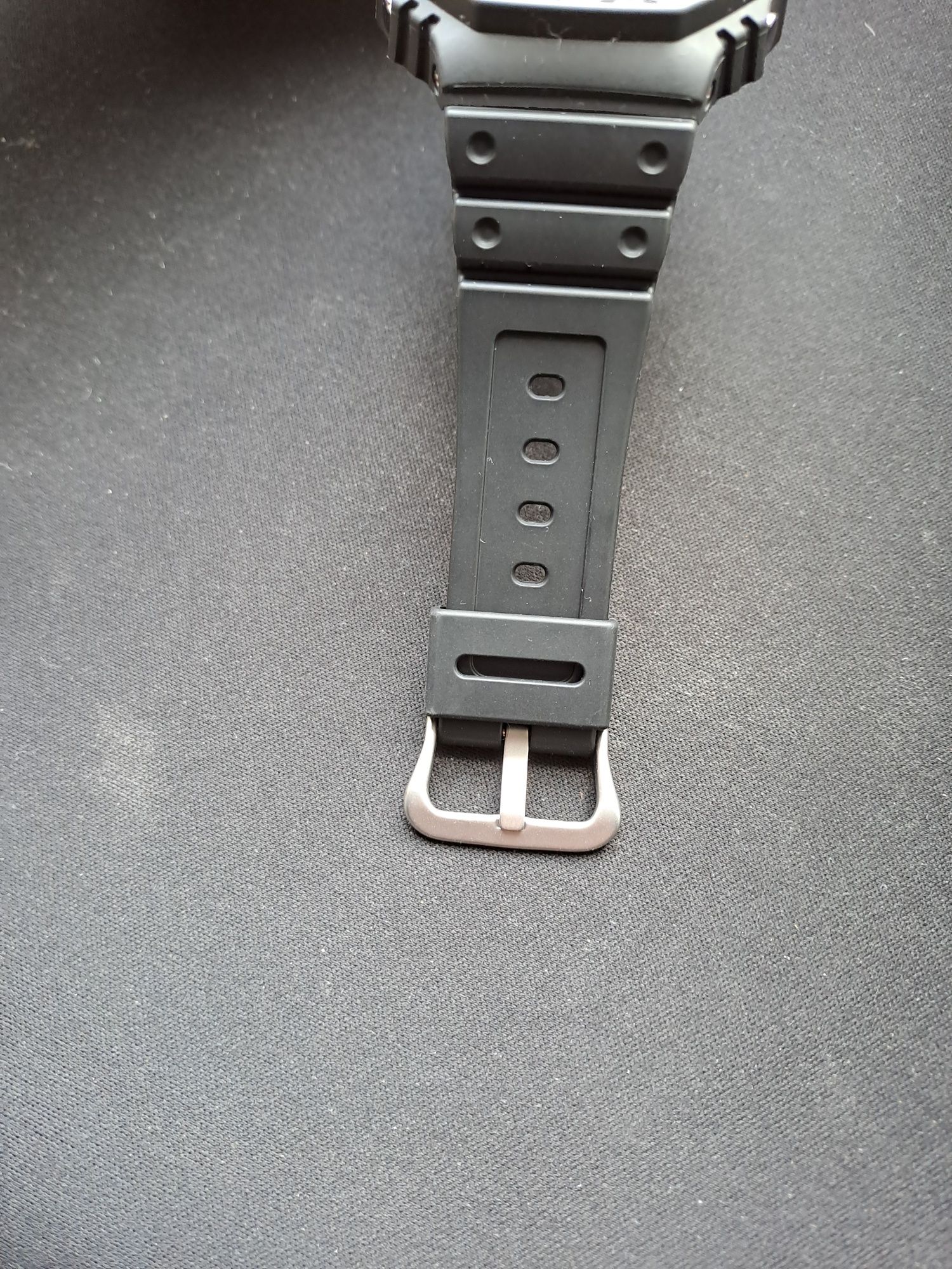 Zegarek Casio G-SHOCK GA-2100-1A1ER stan idealny, komplet gwarancja