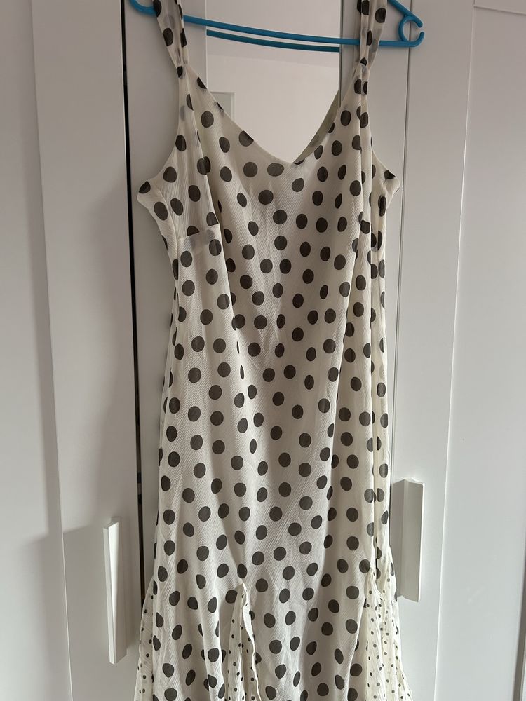 Letnia, zwiewna sukienka w grochy, na ramiączkach rozmiar 46/3XL