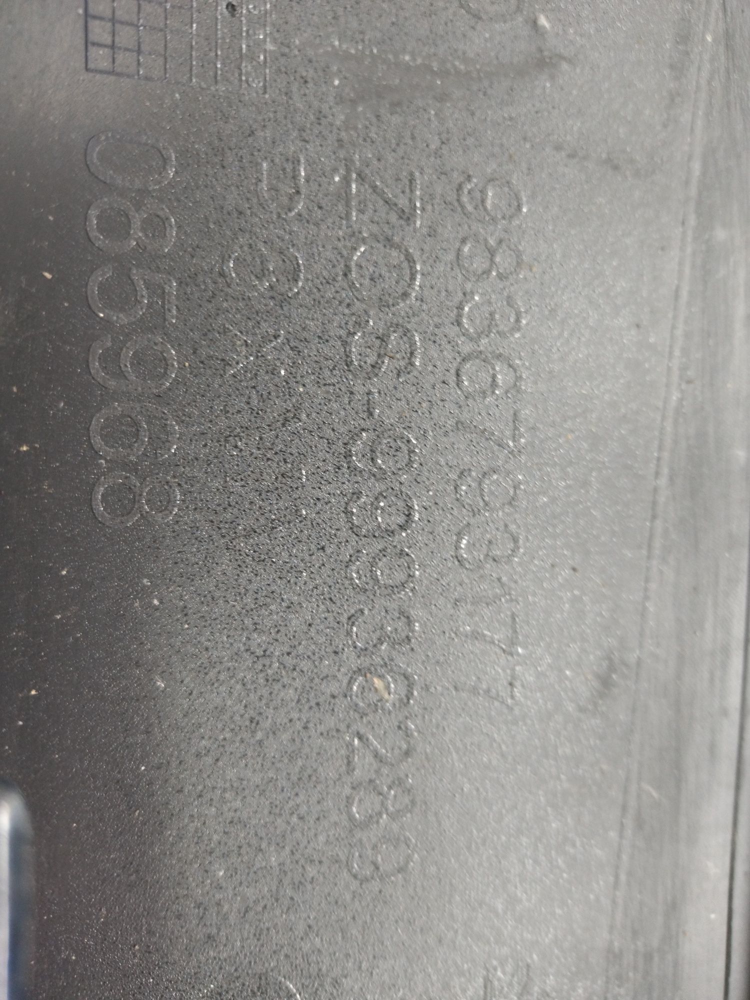 Listwa blenda zderzaka Peugeot 5008