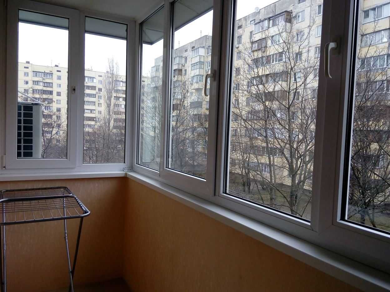 Подобово.  Погодинно.  Оболонь.  "Dream Town".  ТЦ "Oasis" - 2 хв.