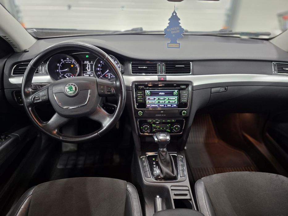 Skoda superb 1.8 dsg 2012