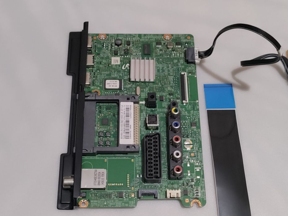 Samsung UE32H4000AW Podzespoły