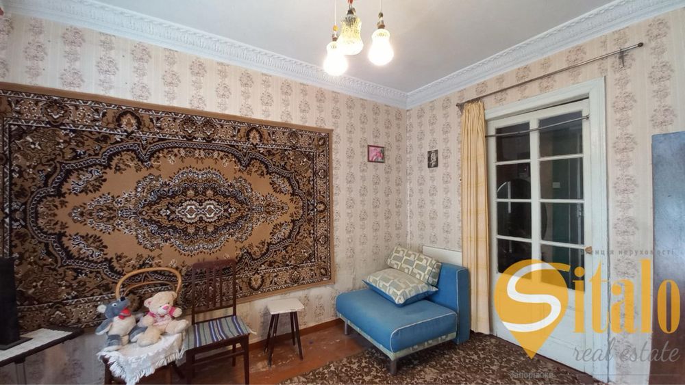 Продаж 2-х кімнт. повнометражної квартири вул. Добролюбова.