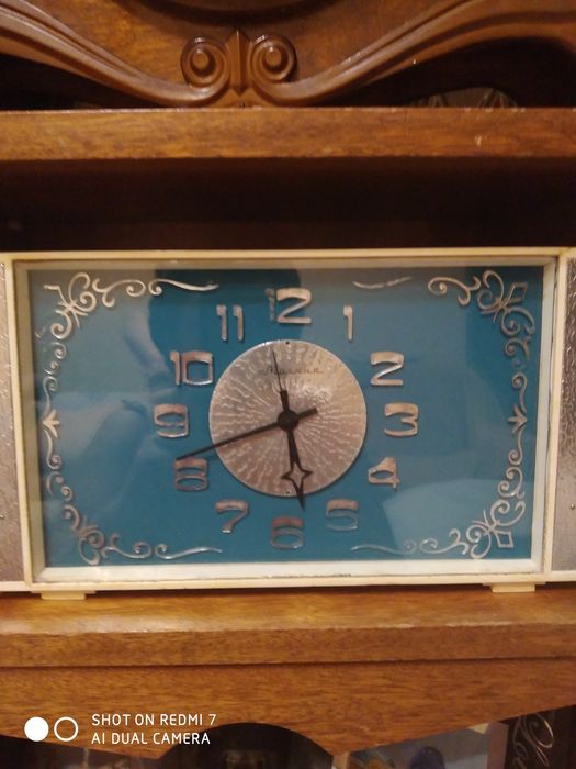 Часы настольные Молния